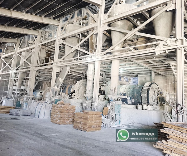 LUM ultrafine vertical mill for calcium carbonate powder in Vietnam paint production